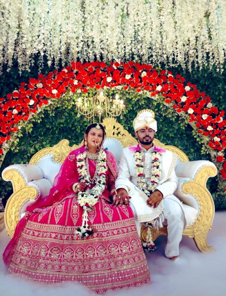 adarsh_9111's tweet photo. Congrats on your wedding, sister! 
Let's celebrate your love story and the beautiful life ahead 🎉🥀🌸🎆 https://t.co/FI2LyUWhpd