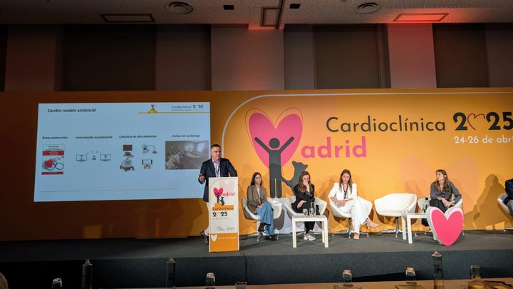 🔊CarPriMur recibe el 🥇primer premio en la reunión nacional #Cardioclinica25 por sus magníficos resultados de la interconsulta telemática:

1️⃣ Tiempos de respuesta <24h
2️⃣ Solo 40% requiere visita presencial

carm.es/web/pagina?IDC…