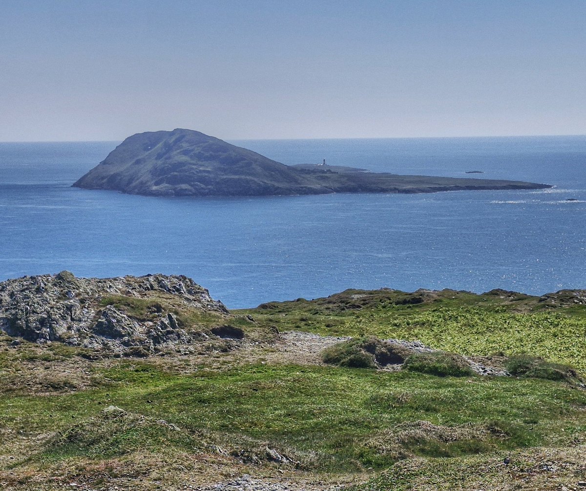 It's Your Wales (@itsyourwales) on Twitter photo Just about as close you can get to PERFECTION! Llyn Peninsula. Courtesy <a href="/AntonWardPhoto/">Anthony Ward</a> #Wales #WelshPassion Just about as close you can get to PERFECTION! Llyn Peninsula. Courtesy <a href="/AntonWardPhoto/">Anthony Ward</a> #Wales #WelshPassion