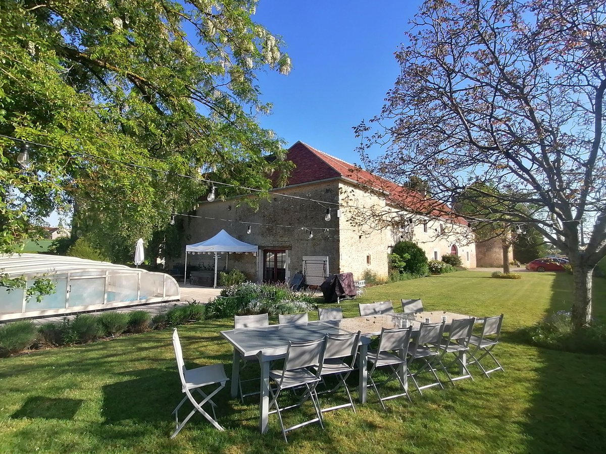 br44fcn's tweet image. Sacré week end entre @EspritCanari02 dans un domaine d&apos;exception à 10min d&apos;Auxerre. J&apos;ai pris un sacré plaisir à l&apos;organiser.
Le bonheur des adhérents est une récompense sacrée.
On remet ça l&apos;année prochaine !!! (Dans une autre ville ?) 
#Cohesion #Potes #ECOnTour #AJAFCN