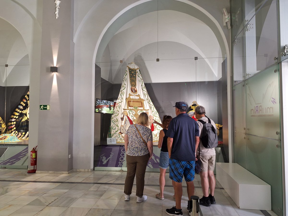 ✅ Nuestro museo vivió este pasado viernes una intensa jornada de visitas, con más de 400 personas provenientes del segundo Encuentro Regional de Educación de Adultos, además de otros grupos de visitantes de Barcelona e Inglaterra.

#Cultura #Museos #Bordado