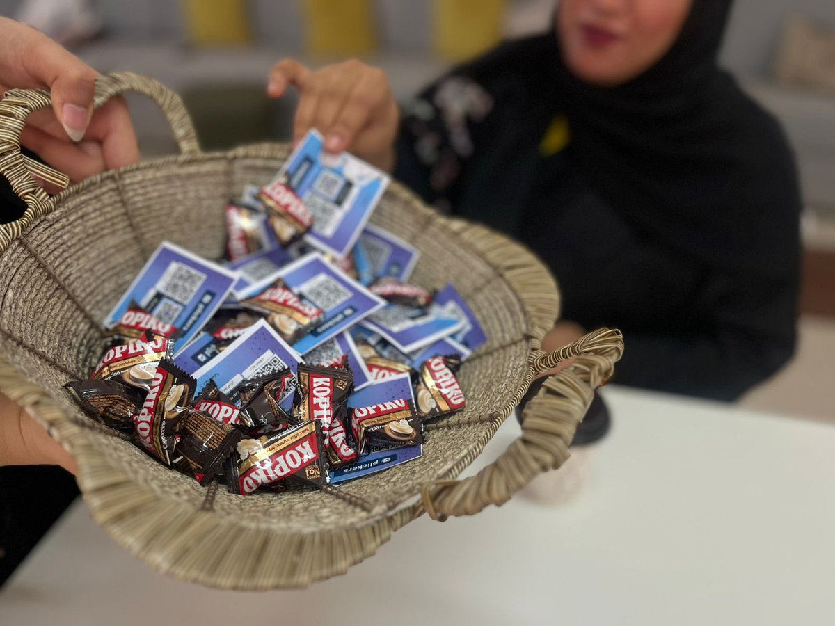 نفذت معلمة اللغة العربية أسيا الكلبانية مشغل تطبيقي لبرنامج بليكرز تضمن المشغل عدة محاور أهمها :
التعريف بالبرنامج 
خطوات التسجيل
أهمية البرنامج للمعلم والطالب 
تطبيق حي للبرنامج 

#فعاليات_تعليمية_مسقط 
#مدارسنا_مستقبل_واعد