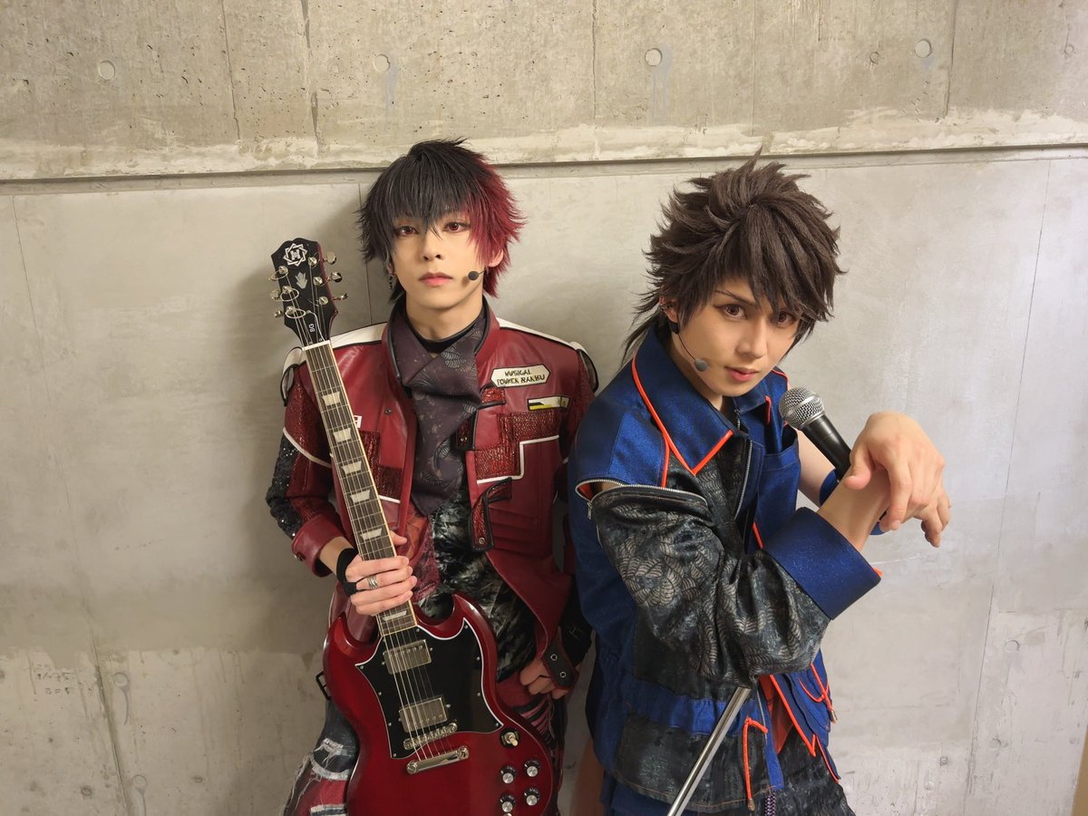 shinta1024's tweet photo. ミュージカル『刀剣乱舞』  ～坂龍飛騰～
大千穐楽！ありがとうございましたぁ！！

全員無事終えましたー！！
主もご苦労様！！！みんなすごいよ！！！

えいカンパニーに囲まれて
最高に楽しく刺激的な日々でした。

色んな思いが溢れていますが
取り急ぎ感謝を！！ありがとうございました！
#刀ミュ https://t.co/yLZvVvUSf7