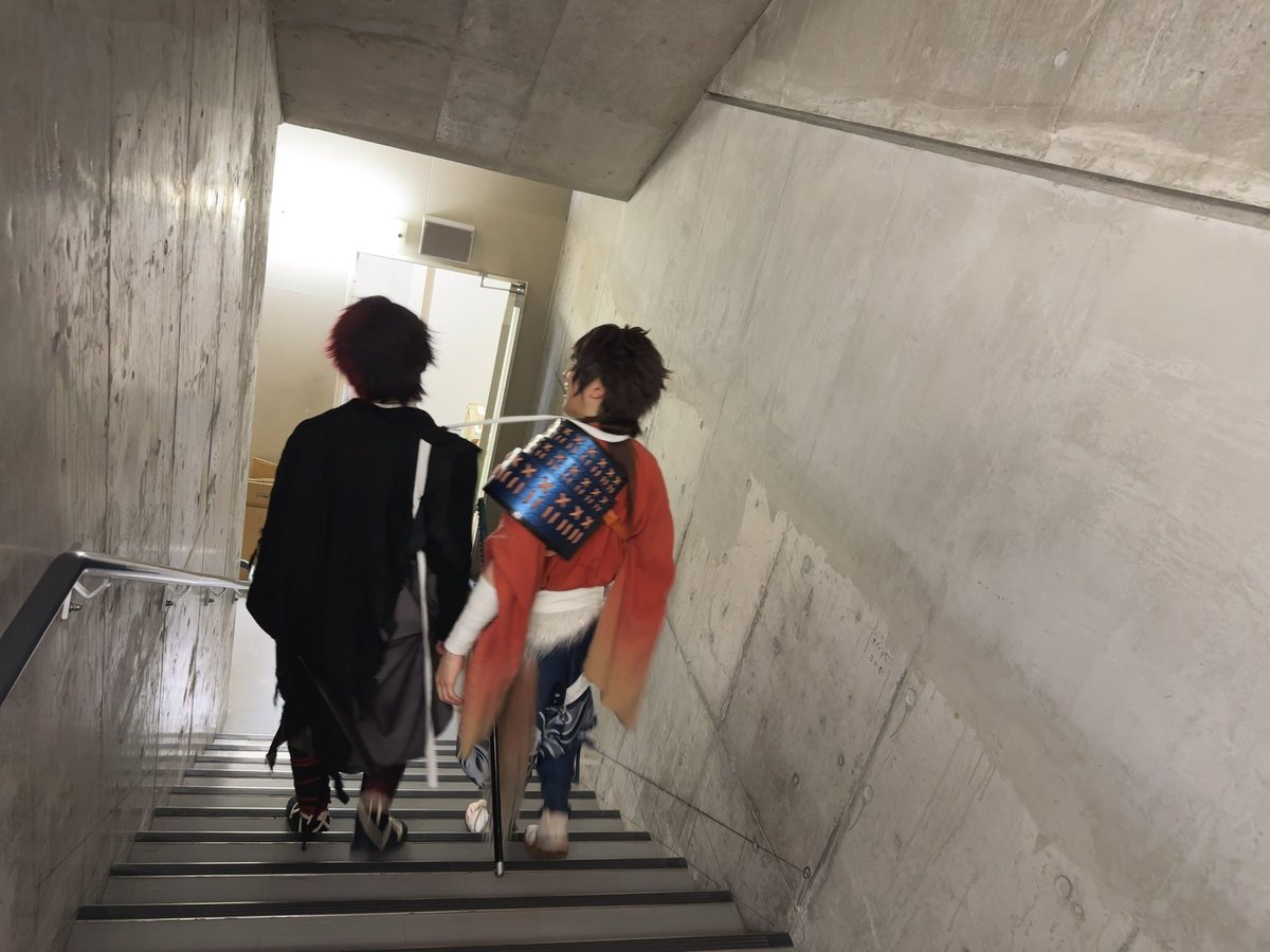 shinta1024's tweet photo. ミュージカル『刀剣乱舞』  ～坂龍飛騰～
大千穐楽！ありがとうございましたぁ！！

全員無事終えましたー！！
主もご苦労様！！！みんなすごいよ！！！

えいカンパニーに囲まれて
最高に楽しく刺激的な日々でした。

色んな思いが溢れていますが
取り急ぎ感謝を！！ありがとうございました！
#刀ミュ https://t.co/yLZvVvUSf7
