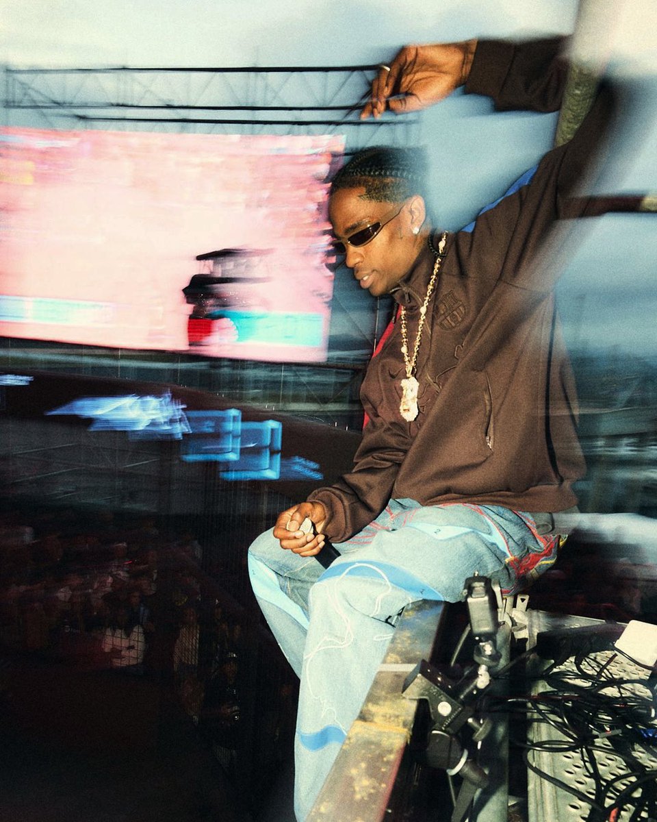 nikefootball's tweet image. All 👀on this weekend @fcbarcelona and @cactusjack.
Mad Maximus shut down Barcelona last night as @Travisscott , @10Ronaldinho @esdavids @3gerardpique @Carles5puyol 48 ballers from across Europe stepped into the Octagon to battle. 2 vs 2. No rules. No mercy. Only the boldest…