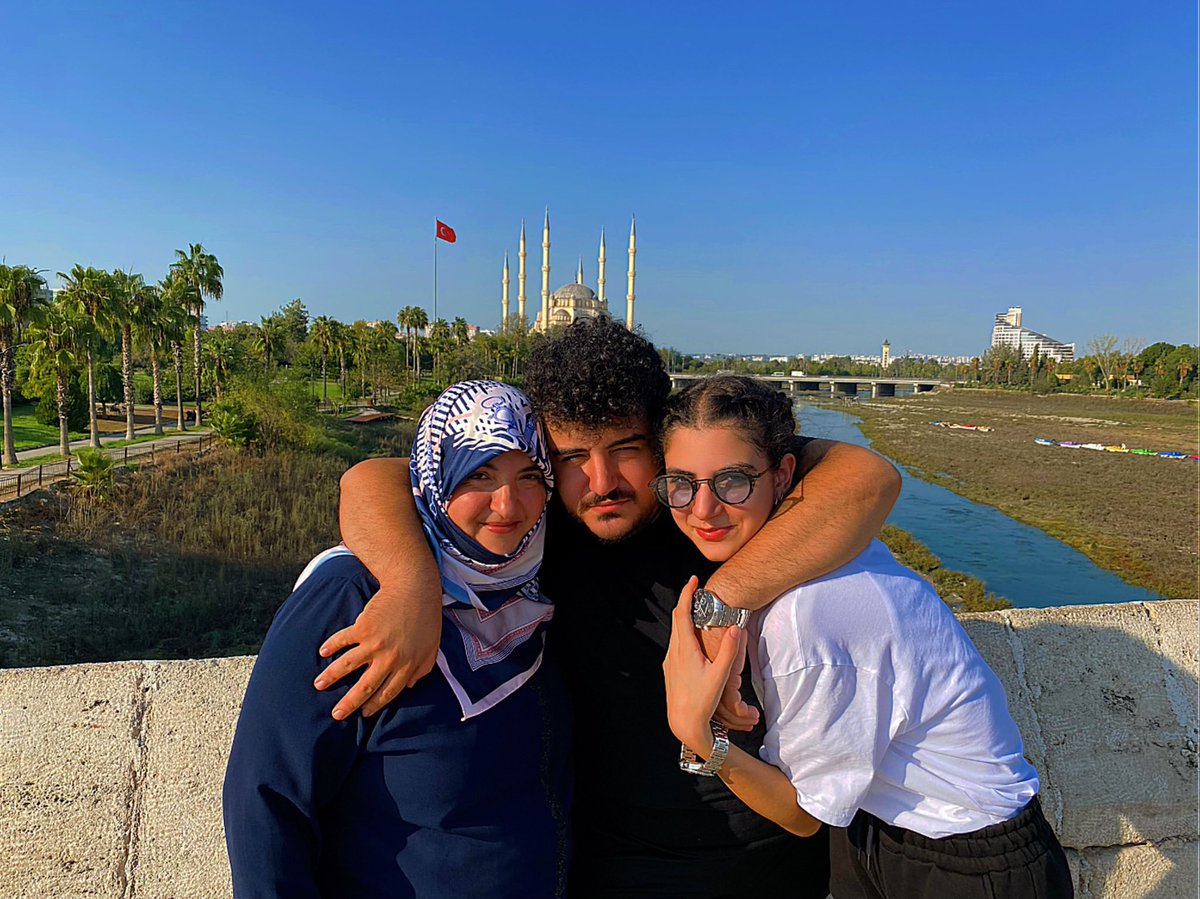 Anne sevgisi ve şefkatiyle büyüdüğümüz, onların dualarıyla güç bulduğumuz bu hayatta; başta şehit ve gazi anneleri olmak üzere canım annem ve tüm annelerin Anneler Günü kutlu olsun. Ahirete irtihal eden anne ve babaların da mekânları cennet olsun.

#Anne 
#AnnelerGünü