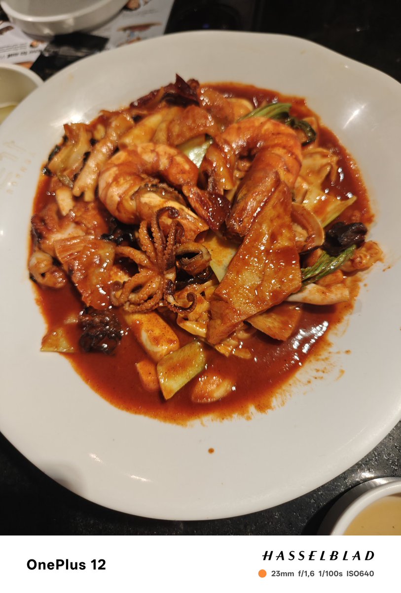 FashionBabe157's tweet photo. #WeekendSeafood versi korean food. Tadi maksi di Born Ga. Haemul Pajeon, si savory pancake isi seafood, dan haemul tteokbokki yg isinya udang, gurita, dan cumi. Tteokbokki di Born Ga so far masih yg terenak sih https://t.co/ibDAUQ3Vig