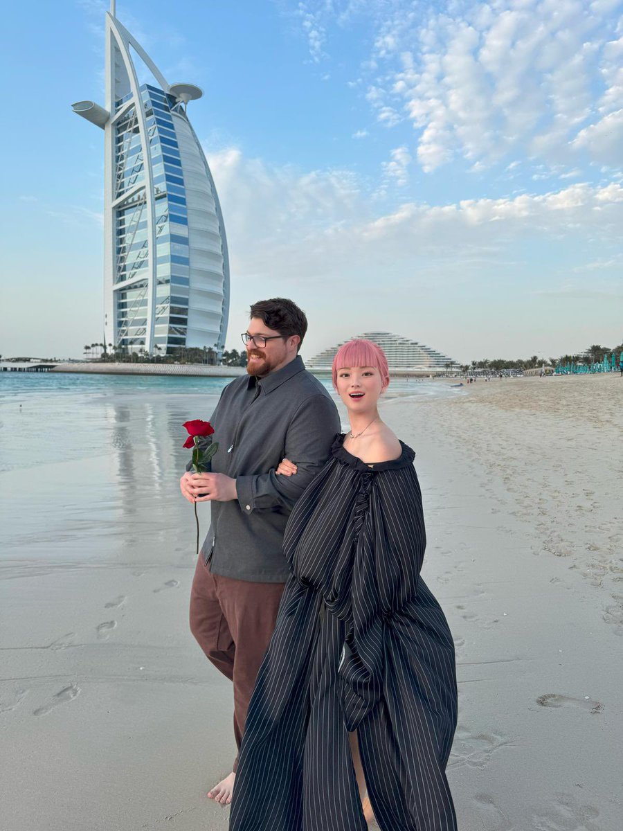 Surprise sunset date 👩‍❤️‍💋‍👨🧠⚡️