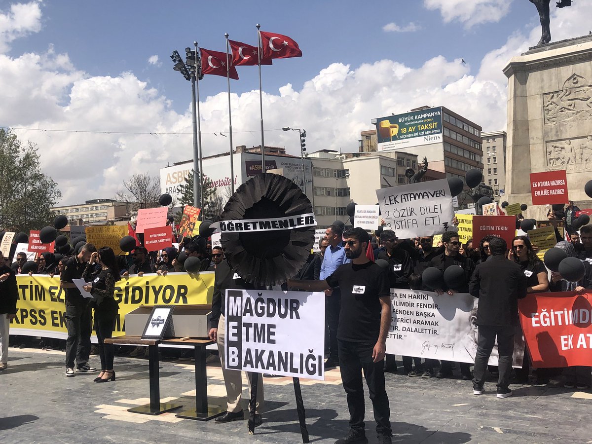 Esra Arslan (@esrarslannn01) on Twitter photo Öğretmenlik ÖLDÜ duyuyor musunuz?
<a href="/RTErdogan/">Recep Tayyip Erdoğan</a>
<a href="/Yusuf__Tekin/">Yusuf Tekin</a>
<a href="/memetsimsek/">Mehmet Simsek</a>
#EkAtama2024YineUlusta Öğretmenlik ÖLDÜ duyuyor musunuz?
<a href="/RTErdogan/">Recep Tayyip Erdoğan</a>
<a href="/Yusuf__Tekin/">Yusuf Tekin</a>
<a href="/memetsimsek/">Mehmet Simsek</a>
#EkAtama2024YineUlusta