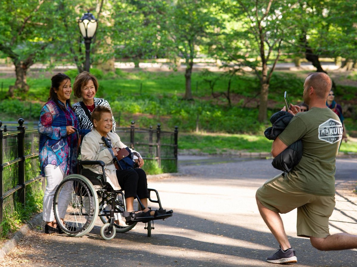 Here’s to the ones who helped us grow! 🌱 Happy #MothersDay from Central Park. We’re grateful to provide fresh air, open space, and a green escape for all of New York City’s families. 💚 

What family memories have you made in Central Park?