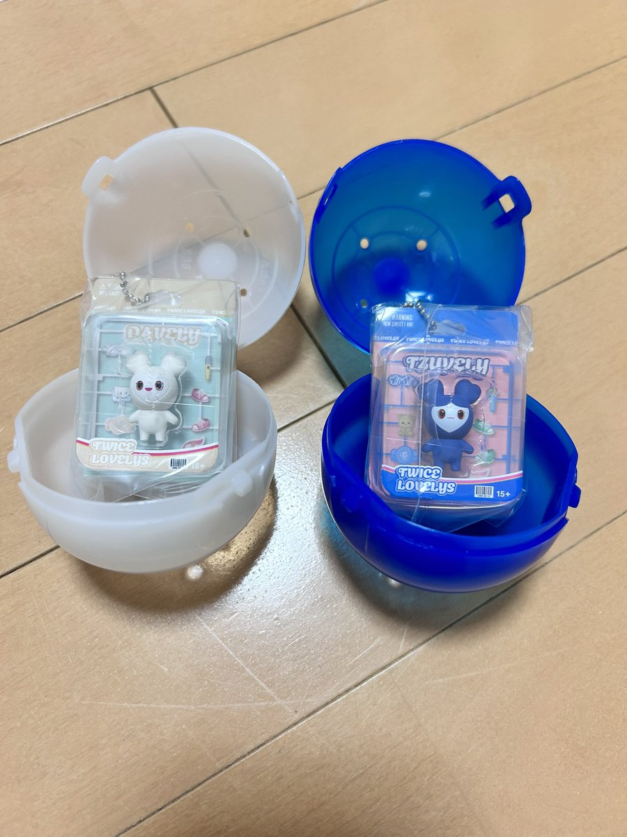 siimm1207's tweet photo. TWICE ガチャガチャ ブリスターマスコットチャーム 交換

【譲】
ダヒョン　ダブリー
ツウィ　ツブリー

【求】
ミナ ミブリー 

郵送でお願いします！
検索からもお待ちしています！

#TWICE交換 #TWICEガチャ交換 https://t.co/USxwvPoaDL