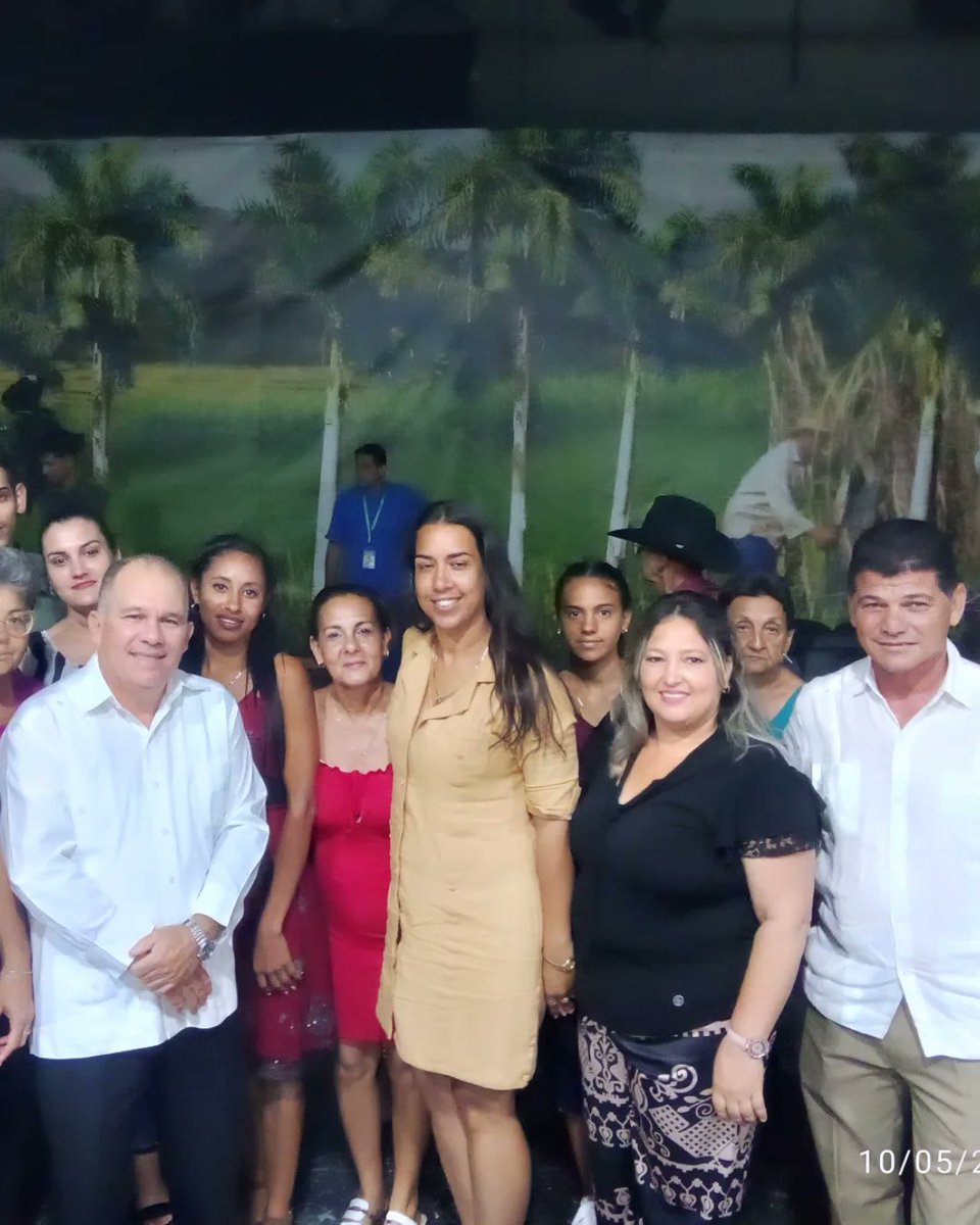 HanselQuin22182's tweet photo. Celebramos junto a Palmas y Cañas el día de las madres y el #XIIICongresodelaANAP 
#ANAPCuba 
#anapalquízar
#ujcalquízar
#ArtemisaJuntosSomosMás 
#JuntosxCuba
#SiempreJovén
#Alquízar https://t.co/3jkSRhjUmE