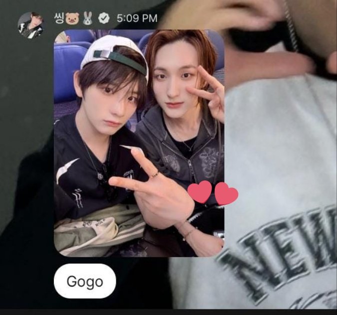 ZaLeSingTeacher's tweet photo. SINGI on Chat (250511)
🐰: go go
#XODIAC #소디엑 #BEOMSOO #범수 #SING #씽 #XBLISS #mnetpluschat https://t.co/ilZN8uGp3y