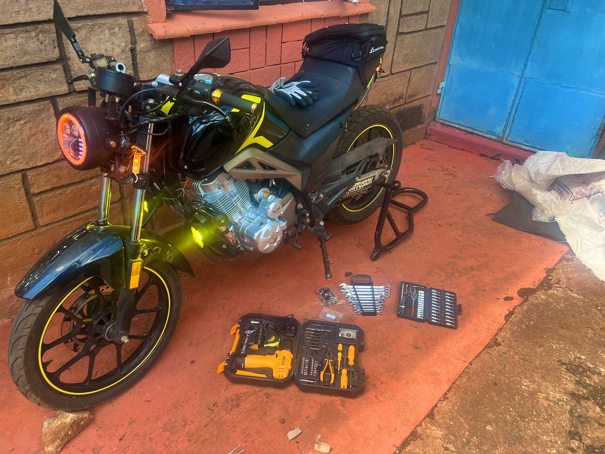 Wiring done
Seat modifications done
Tail bag mounted 
Bolt checks in progress……