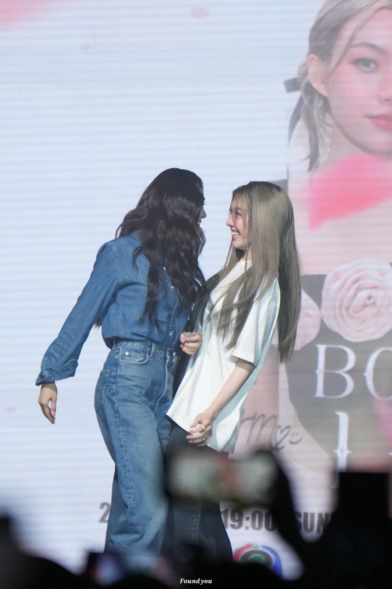 มาาาา ฟินน ฟินเกินโอเว่อร์โดสส 
👇🏻👇🏻👇🏻

“ลอปฟก เป็นนานแล้ว”

BORN IN LOVE WITH LINGORM #LingOrm3rdFanmeetInHK