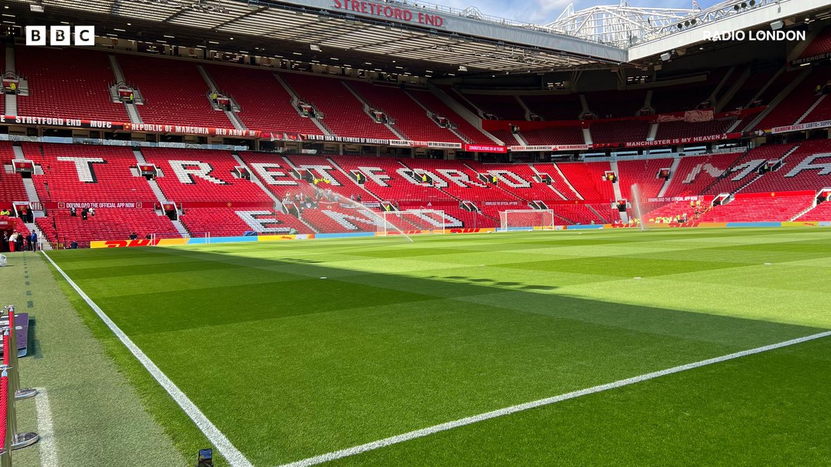 Ross Heaton🎙📻📺 (@roscoheaton) on Twitter photo West Ham visit Manchester United in the Premer League looking to turn their form around.
<a href="/BBCLondonSport/">BBC Sport London</a> alongside <a href="/neil_mcdonald_/">Neil McDonald</a>
#whufc | #westham | #coyi West Ham visit Manchester United in the Premer League looking to turn their form around.
<a href="/BBCLondonSport/">BBC Sport London</a> alongside <a href="/neil_mcdonald_/">Neil McDonald</a>
#whufc | #westham | #coyi