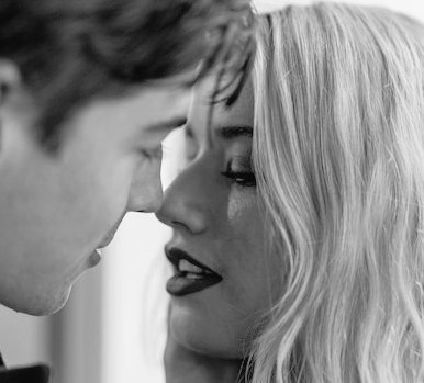 OJOGAGRO's tweet image. Miradas profundas
que dicen todo lo que
estamos sentiendo
en ese momento,
en los espacios de silencio
que vamos dejando
entre beso y beso.