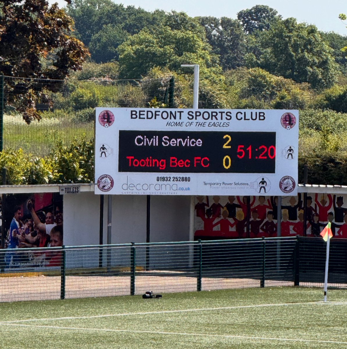 Half time here at Bedfont Sports Club in the Sue Sharples Memorial Trophy Final and Civil Service have taken the lead with 2 goals from number 9 Millie Seaton ☀️🏆#GLWFL