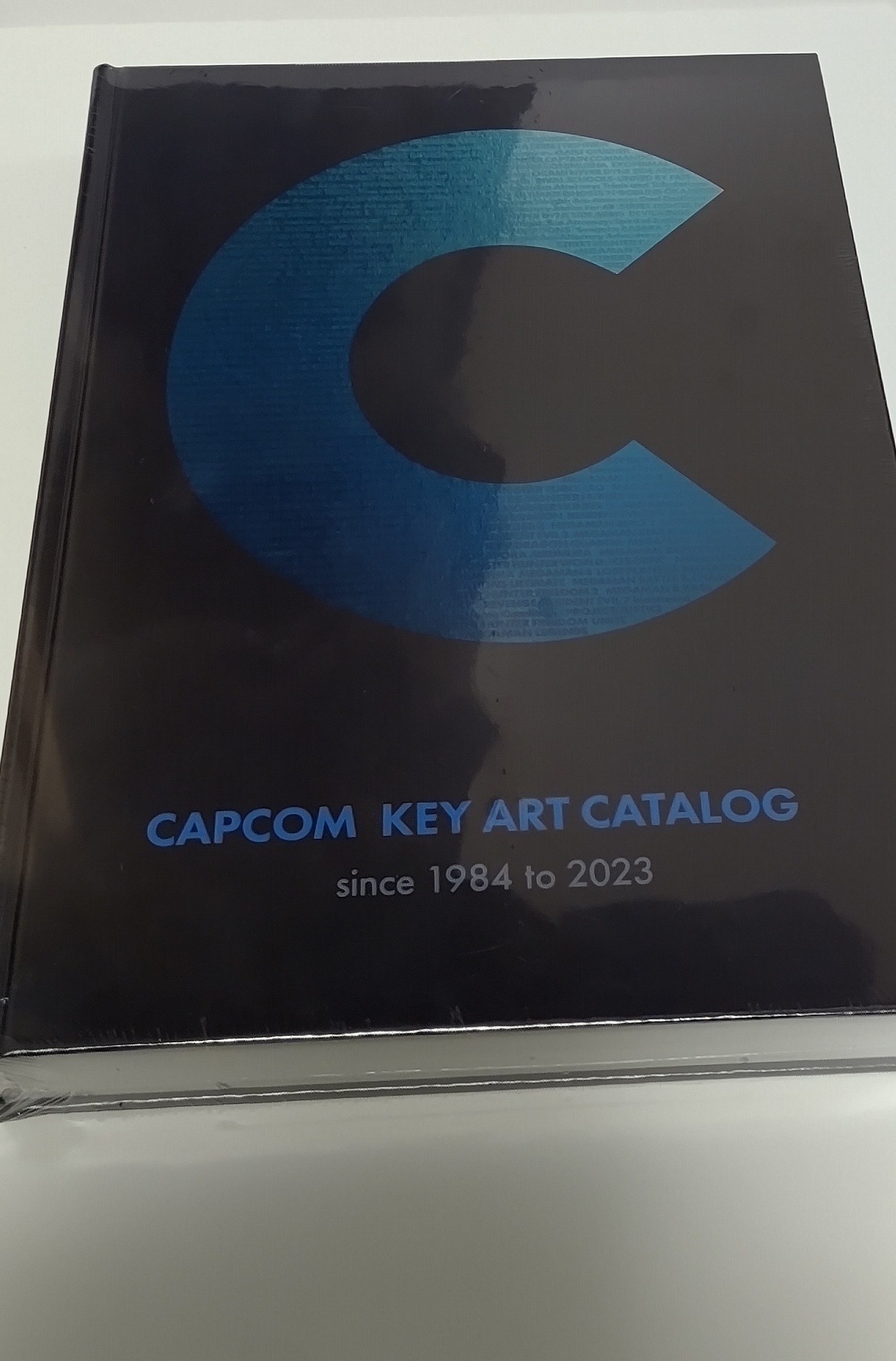 カプコン　メインアート図録【新品未開封】 カプコンの歴史が一冊に「カプコンメインアート図録」が3月20日