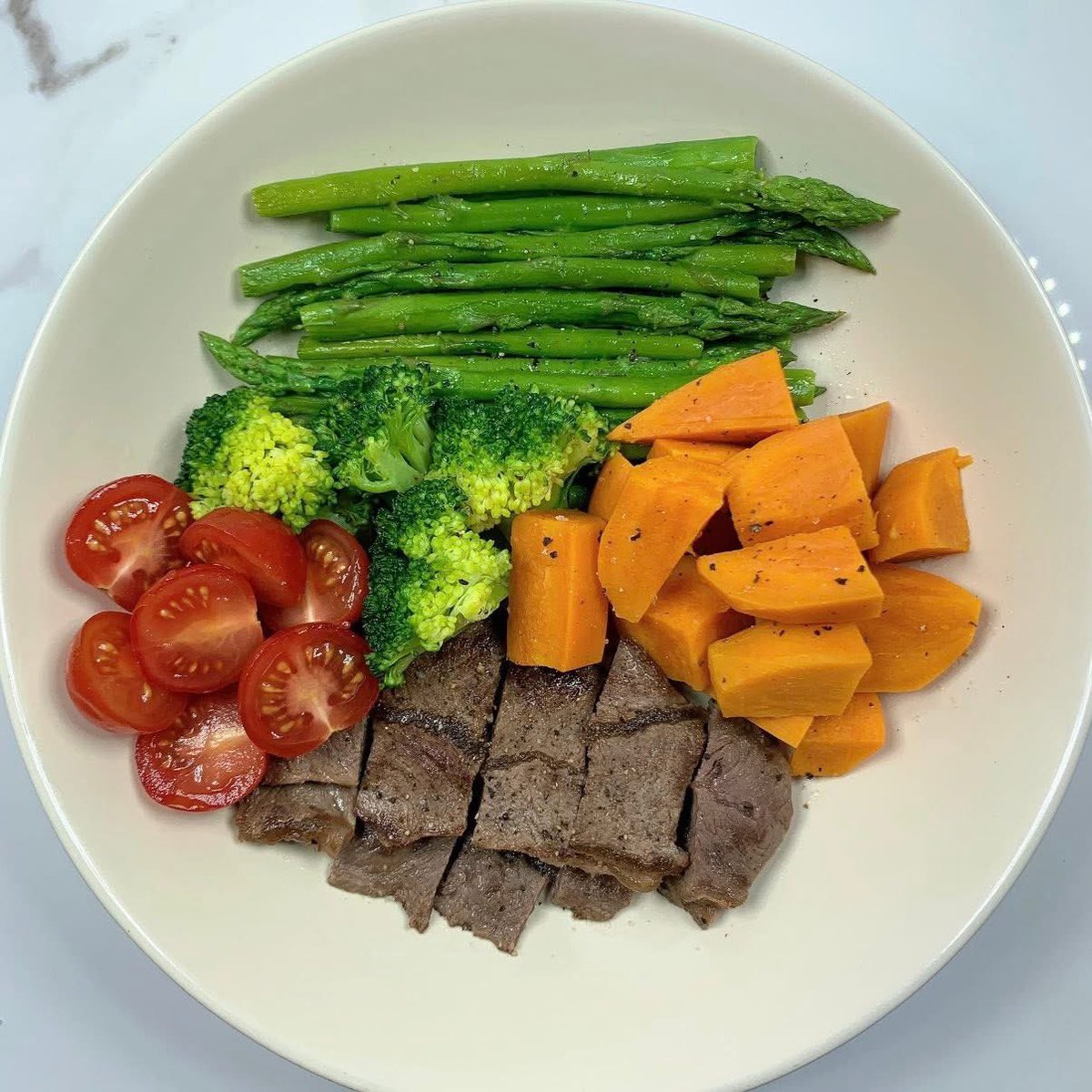 แปะ ตย. อาหารที่แนะนำให้ทานช่วงลดน้ำหนักโปรตีนแน่นๆ อิ่มแน่นอน ปรุง เกลือชมพู+พริกไทย หรือ ซอสปรุงรสคีโต อย่าหักดิบเกิน ไม่งั้นจะกินไม่ได้นานนะคะ ทานคู่กับดิปซอสคีโตได้ แคลต่ำ