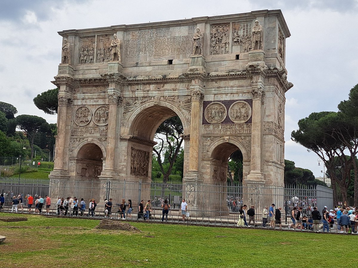 Crowded Rome..but Rome ahh!!!