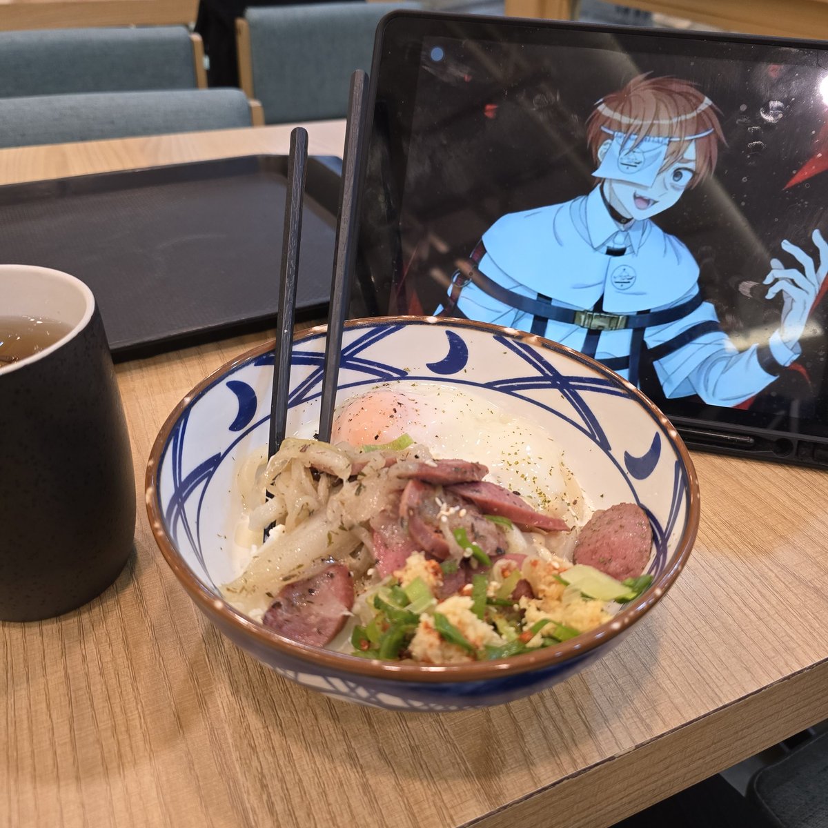 aroundnowh88091's tweet image. I think bro wants the food
#003_m #fuuta