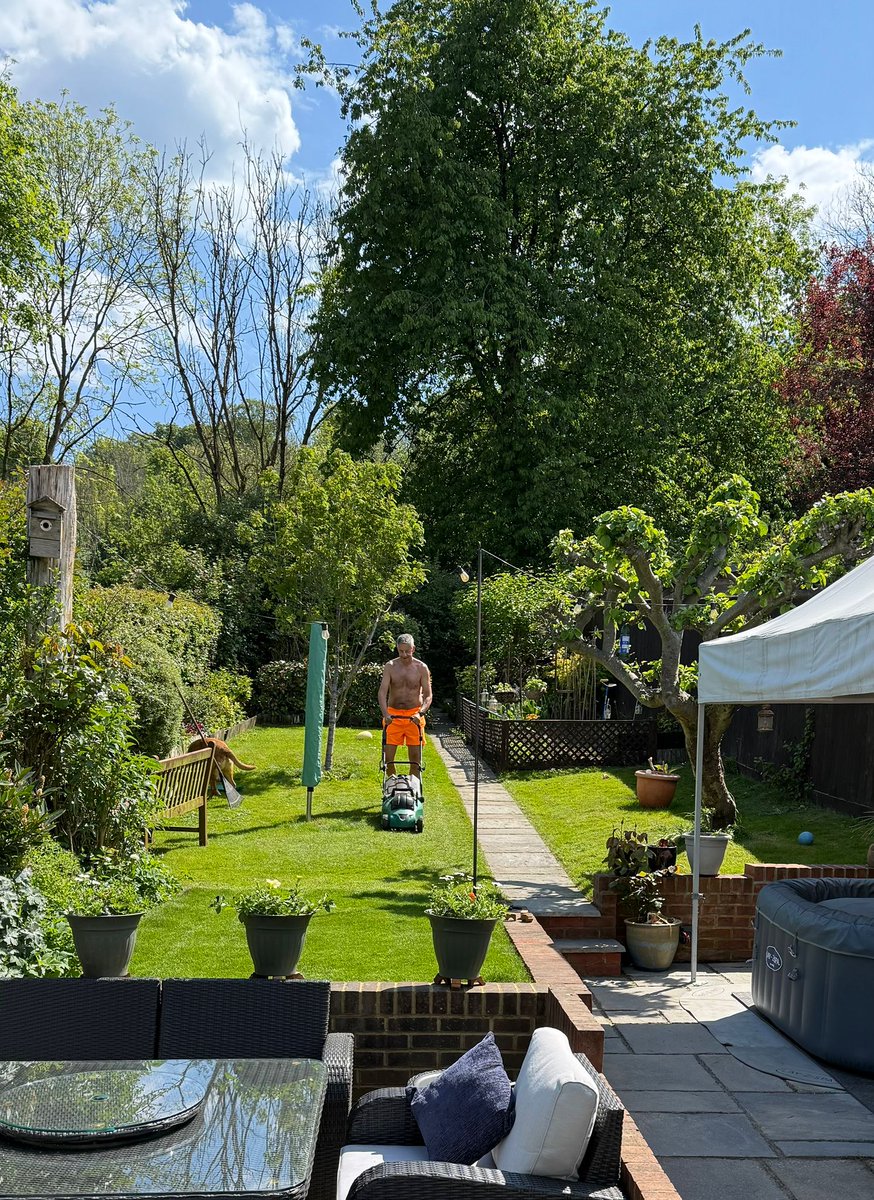 ronster68's tweet photo. @ProstateUK after the ice bucket challenge I think you should get men and their mowers in pics. Bizarrely this happened in my family yday and before we knew it everyone took part. All good fun. I'll start https://t.co/nXHK7UGeon