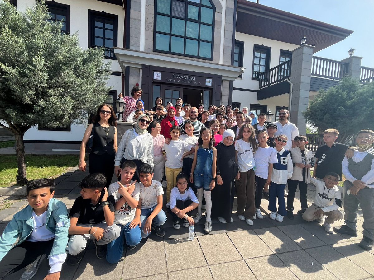 ahmet_sanal's tweet photo. İskenderun Deniz Müzesi, Payas STEM Merkezi ve Sokullu Mehmet Paşa Külliyesi’ne öğrencilerimizle birlikte ziyarette bulunduk. Öğrencilerimizin okul içi akademik faaliyetler yanında bilim, kültür, tarih ve sanat alanında farkındalık yaşamaları için okul dışı faaliyetlere de katılımlarını önemsiyor, öğretmenlerimizle büyük çaba sarfediyoruz. Bu süreçte desteklerini esirgemeyen Büyükşehir Belediye Başkanımız @mehmetonturktr e ve öğrencilerimize ev sahipliği yapan @PayasStem merkezine şükranlarımı sunarım.