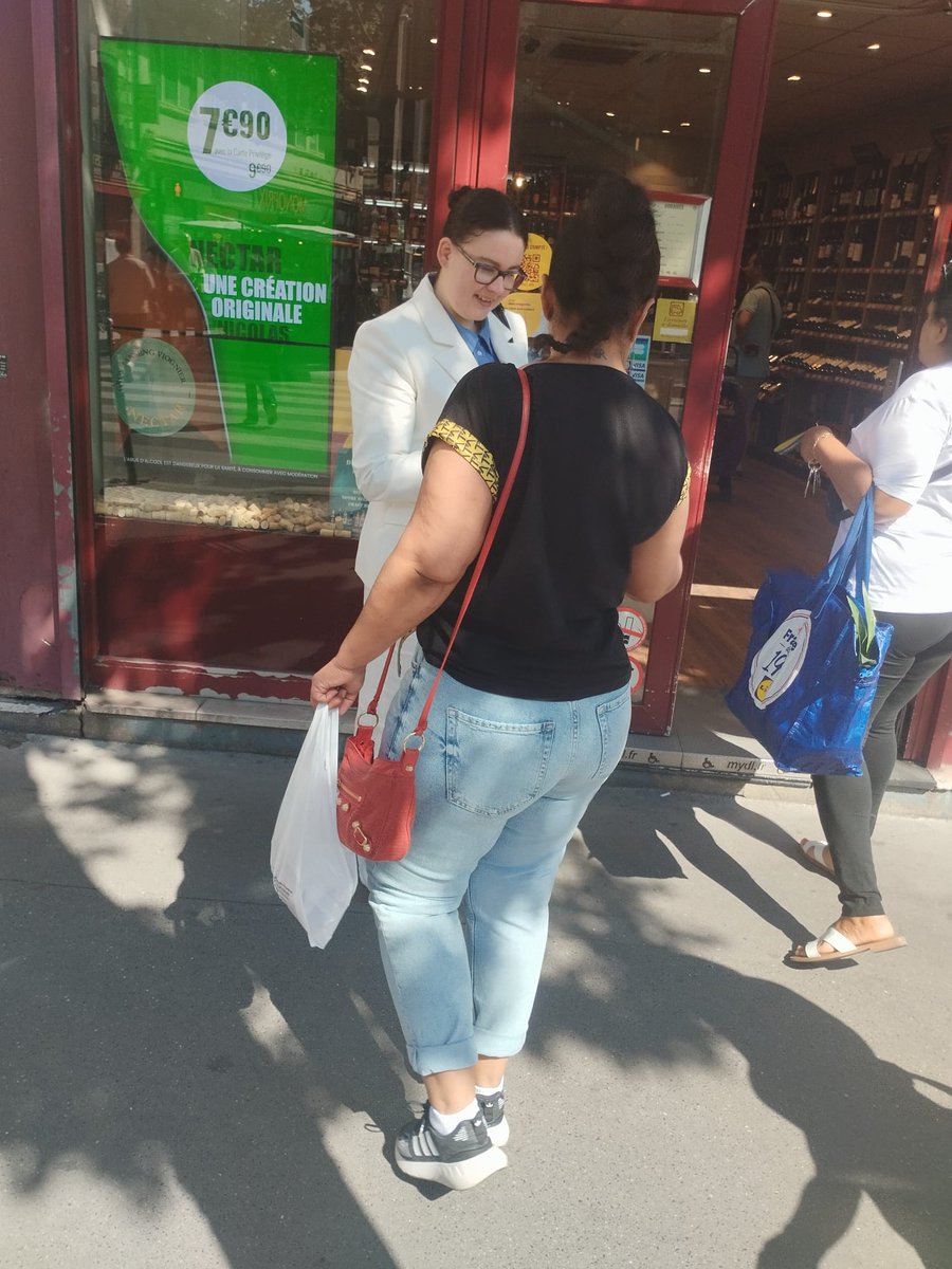 🔵 Ce matin magnifique tractage à #ASNIÈRES 🌺 
Les échanges avec les Asnièrois sont toujours très agréables et constructifs!
Merci à <a href="/marine_deniel/">Marine Hanna DENIEL</a> <a href="/RNJ_92/">RNJ des Hauts-de-Seine</a> 
Muriel,Sophie et Ghislaine.

On ne lâchera rien 💪

Jusqu'à la victoire 💪🚀
Droit devant 🚀

<a href="/RNational_92/">RN Hauts-de-Seine</a> 
<a href="/RNJ_92/">RNJ des Hauts-de-Seine</a>