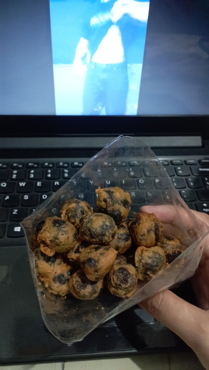 Aku mikirnya ya namanya sale, mau bentuknya gimana juga ya sale.. ternyata dibulet buletin gini makannya beneran jadi lebih enak 👍