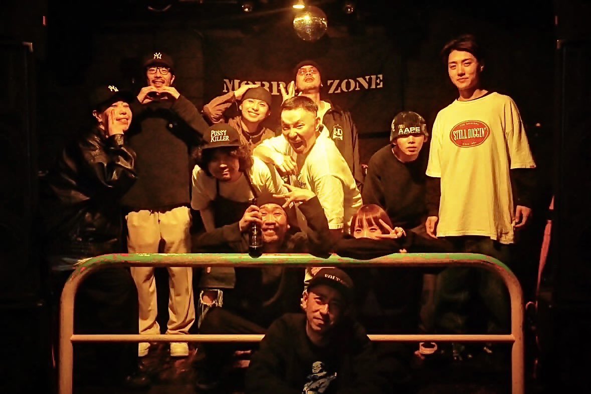 濃密な二日間🍻

MUROさんともテキーラで乾杯🤝
『バスドラ発スネア行』
PARTY名にしてるのをご本人に伝えてOK貰えたの嬉しい🙌

MORROWZONE㊗️27周年2DAYS、BOOTY、a.c.i.d、各所で乾杯して、久々に会話して、皆の笑顔が最幸でした🙌

また次のPARTYで✌️