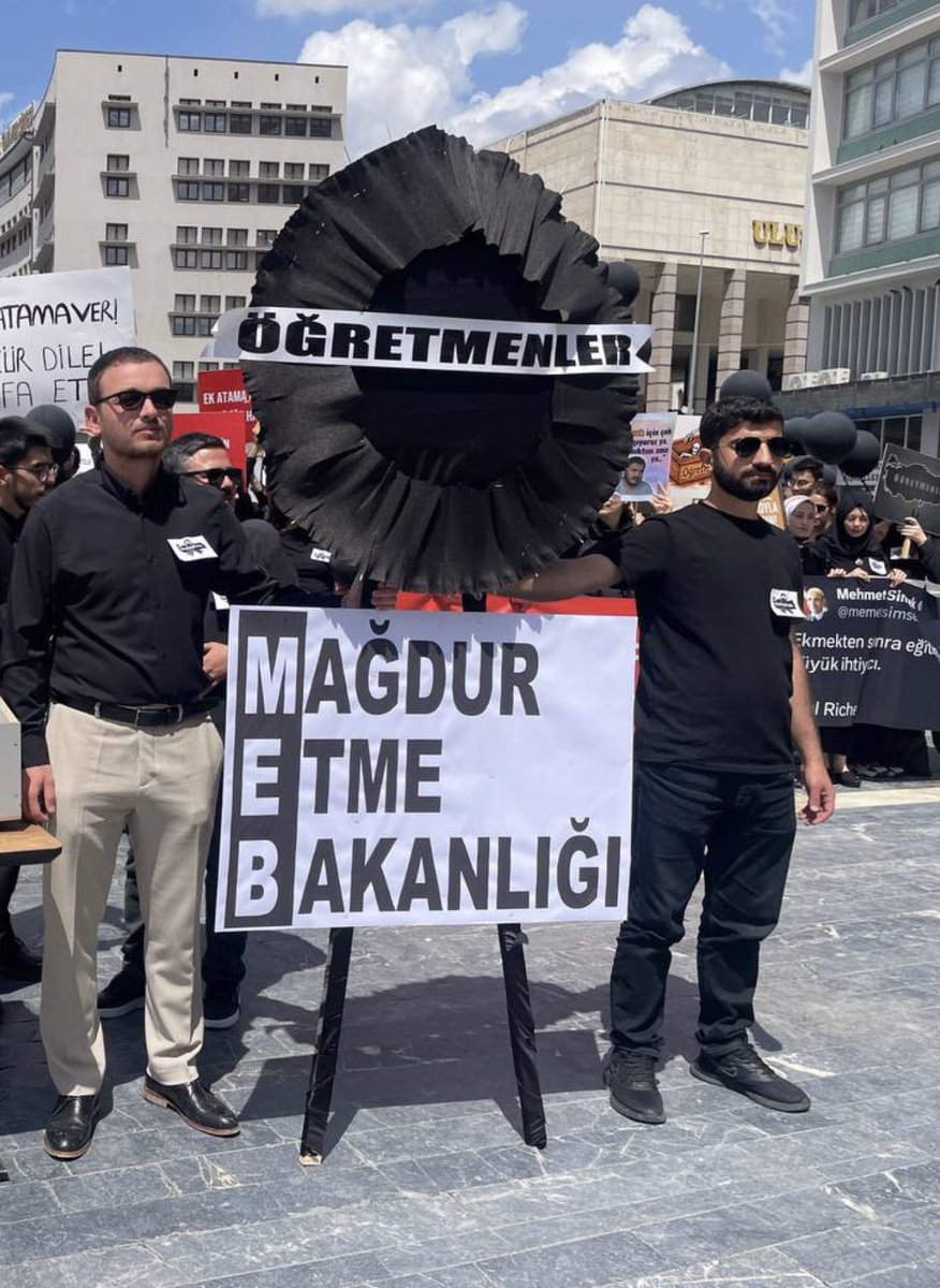 Öngöremediğiniz sistem  öğretmenleri mağdur etti .
Mağduriyet giderilsin ek atama verilsin .
#EkAtama2024YineUlusta