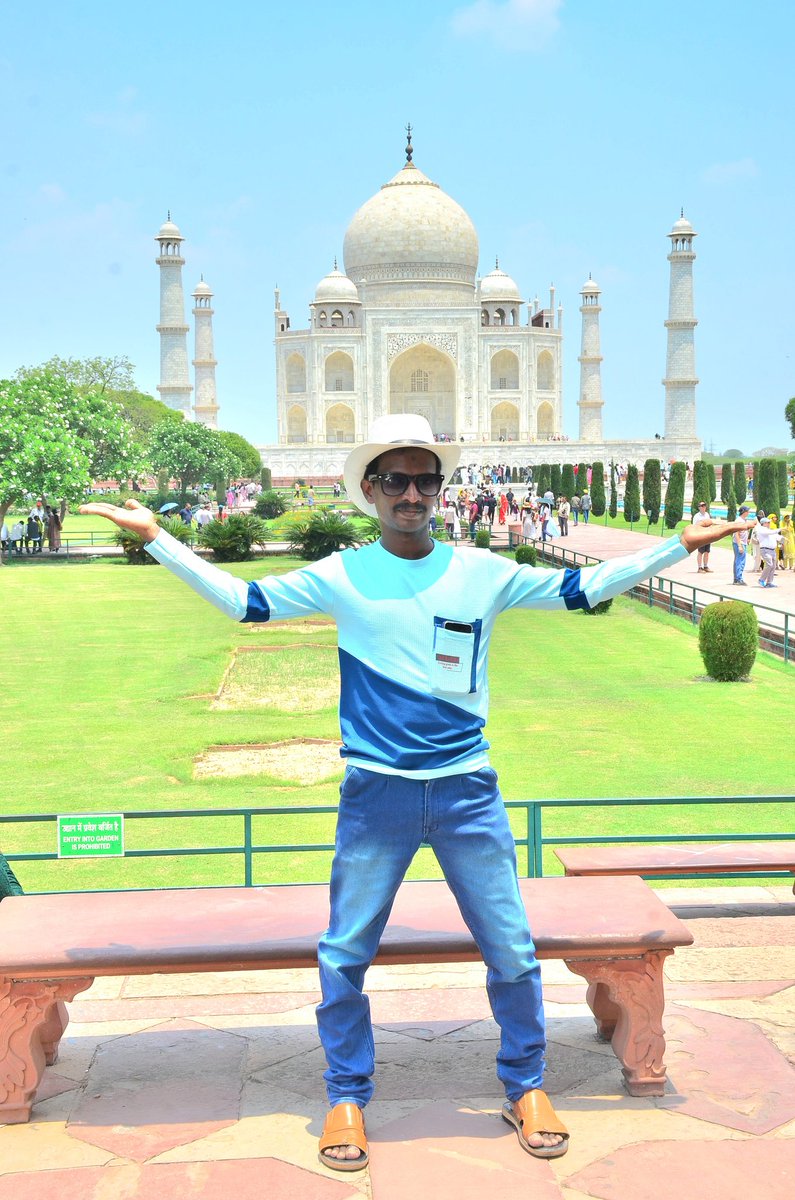 goaldreamer20's tweet image. I stand in front of a great symbol of love, #Taj_mahal, Thanks to @crmagesh for good support..