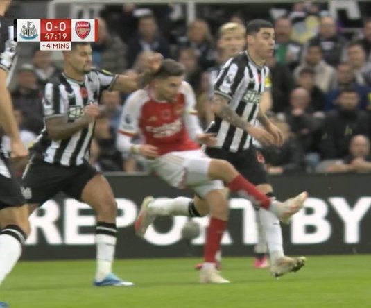 Newcastle are reffed differently. Bruno ran after Jorginho and elbowed him in the head from behind. He didn’t even receive a yellow card 🤣

#NEWCHE