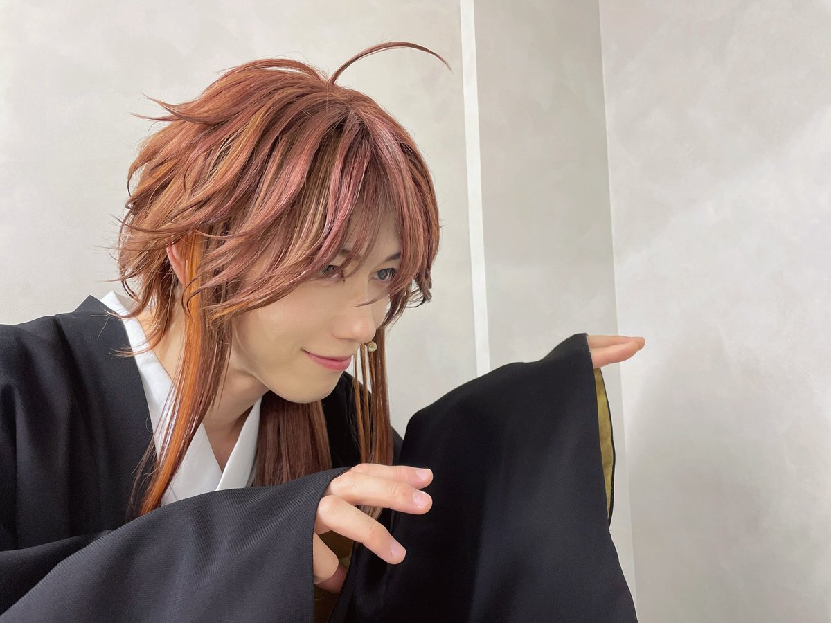 舞台 「文豪とアルケミスト 紡グ者ノ序曲」
東京全12公演ありがとうございました！

物語の深淵で揺蕩いながら、そのまま時間を忘れて読了したような、小気味良く心地良い日々でした。

いよいよ京都へ！楽しみだぜぇ📚
#文劇8