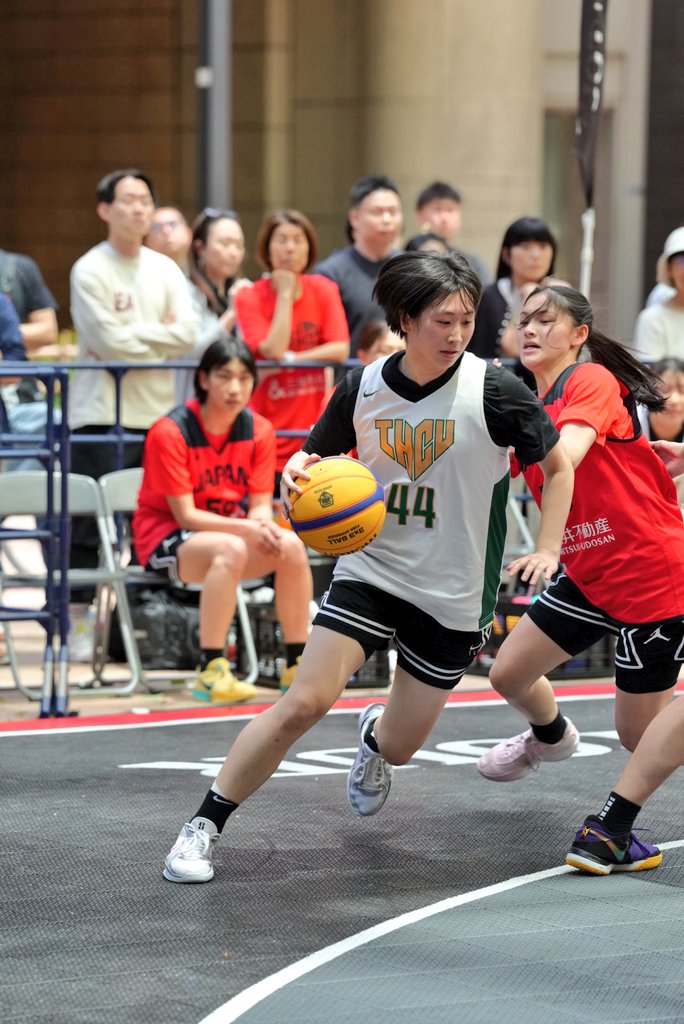 aoakadaisuki's tweet photo. 本日のコレド室町の3x3で個人的に気になってた選手のプレーがしっかり観れて良かった✨️東京医療保健大学の44番、THCUのキャプテン清水紫音さん。めっちゃ良い表情してプレーしてるの❗️また一人応援したい選手が関女に🤭
#東京医療保健大学
#THCU
#清水紫音 選手 https://t.co/dRKj1Xno8T