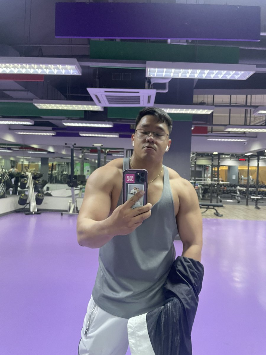 Imma mow the lawn para sa aking favourite guest 🥰💖