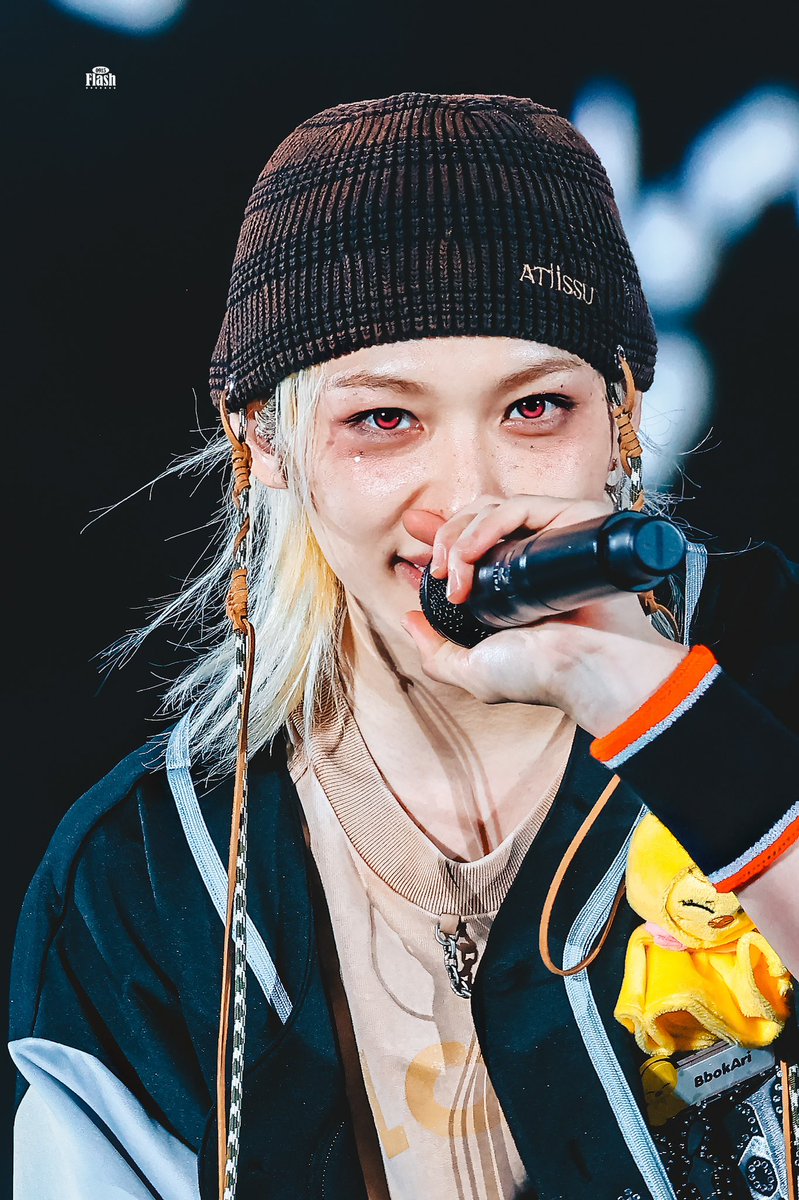 woah felix's red contact lens😳😳