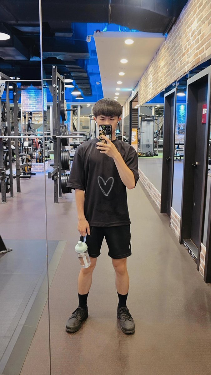 做完分腿蹲差點找不到自己的腳在哪🫠