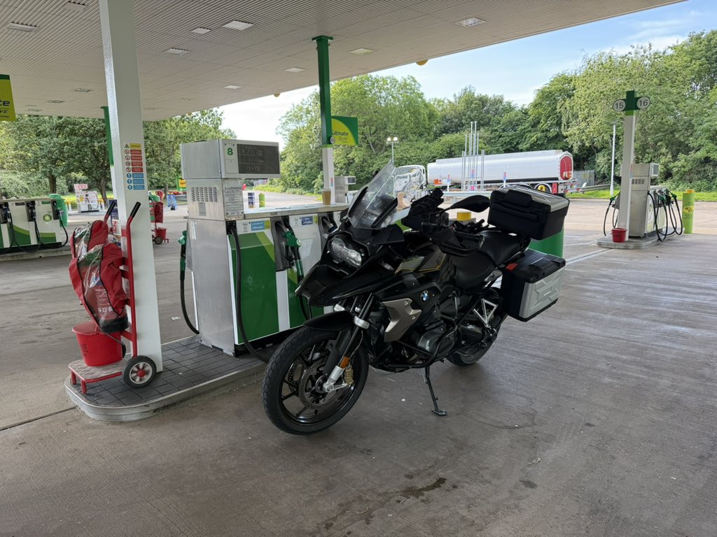 Feners's tweet image. 5:30am start to beat the weather. Eat the miles and the fuel ⛽️ door to door 5 hours