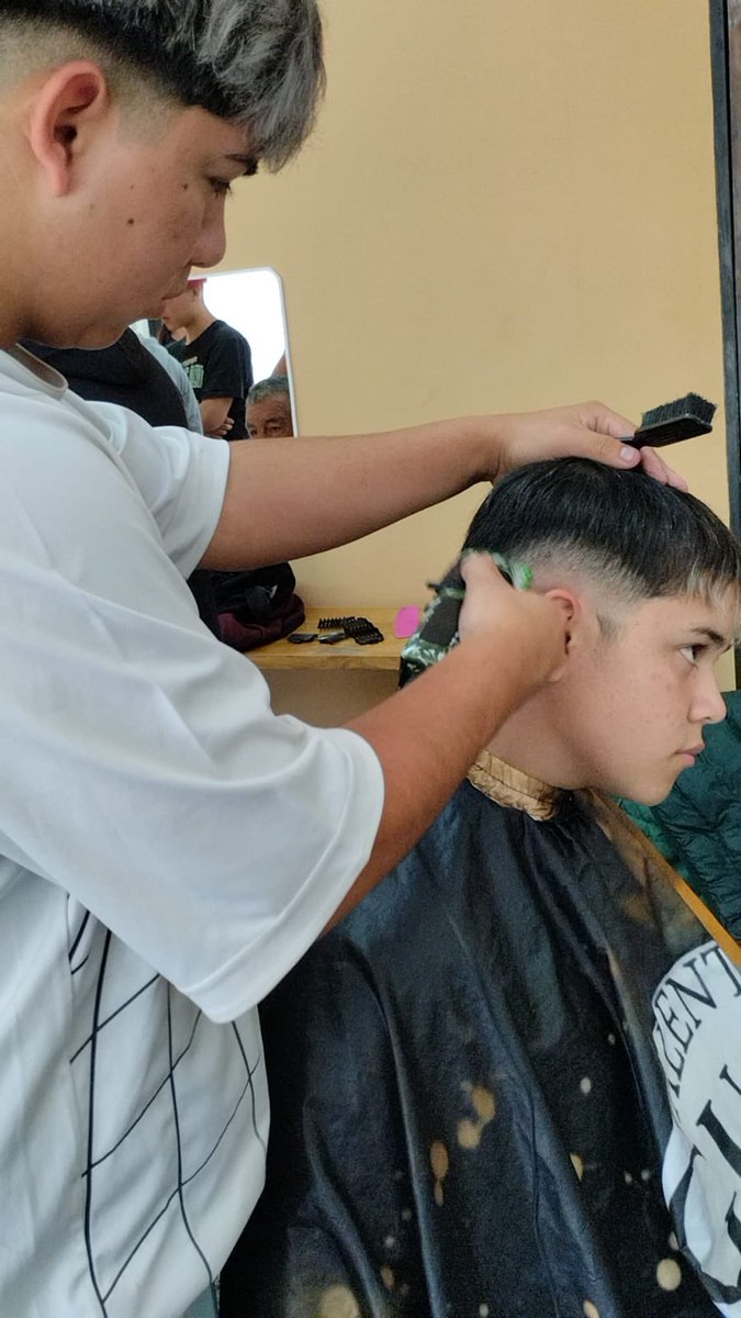 Nuestro equipo sabe que la política debe abrir una puerta a la comunidad, generar autoestima, ofrecer dignidad, por eso hace muchos años abrimos <a href="/CasaVecino/">Casa Del Vecino</a>, porque creemos en el poder transformador del conocimiento, cuando una persona aprende un oficio, deja de ser rehén, el