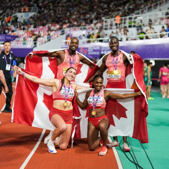 BenSteiner00's tweet image. CANADA TAKES GOLD

Canada’s 4x100m mixed relay team wins gold at the World Athletics Relays.

Sade McCreath, Marie-Eloise LeClair, Duan Asemota and Eliezer Adjibi clock a season-best 40.30 to win.

1. Canada
2. Jamaica (40.44)
3. UK (40.88)