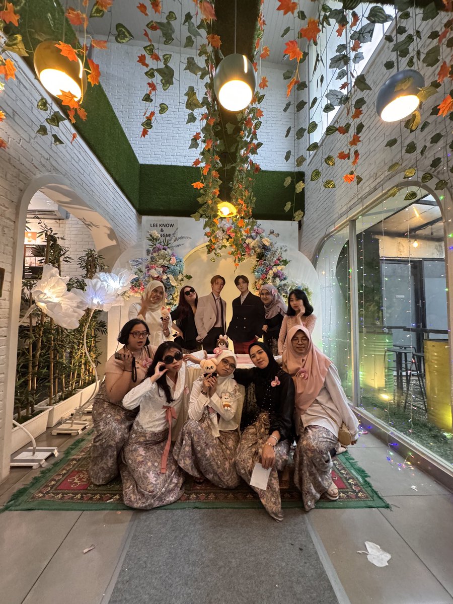 glossgrr's tweet photo. ANJAAAAY THANK YOU SO MUCH GENGSSS
#MINcintaimusampaiMINinggal #Springtimewith2Min https://t.co/hP8aBlQ0Pg