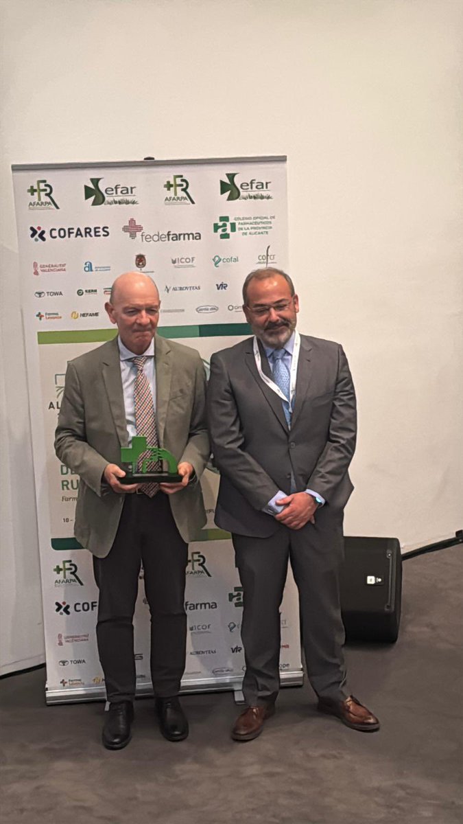 Un premio a toda una vida dedicado  a la farmacia rural <a href="/farmaciarural/">FARMACIA RURAL</a> 
“Un referente, un sabio y nuestro faro en <a href="/Sefarorg/">Sefar</a> y en la farmacia rural”
Y por encima de todo una BUENA PERSONA .