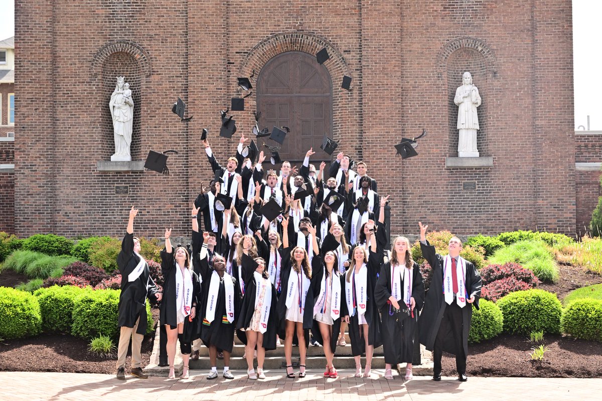 Congratulations to all those graduating from The University of Dayton this weekend‼️

Remember, it’s always a GREAT Day to be a Flyer ✈️

#Flyer25Grad // #GoFlyers