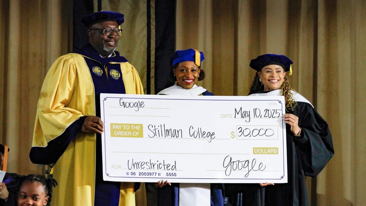 Rain did not hold us down. We loved celebrating your #StillmanGrad and our new alumni at Commencement. 🎓 #SC25 #HailOHail #StillmanFamily

121 degrees conferred
65% with honors
$30,000 gift from Google
Honorary doctorate to Melonie Parker

Read More: tinyurl.com/3uzkdf3w