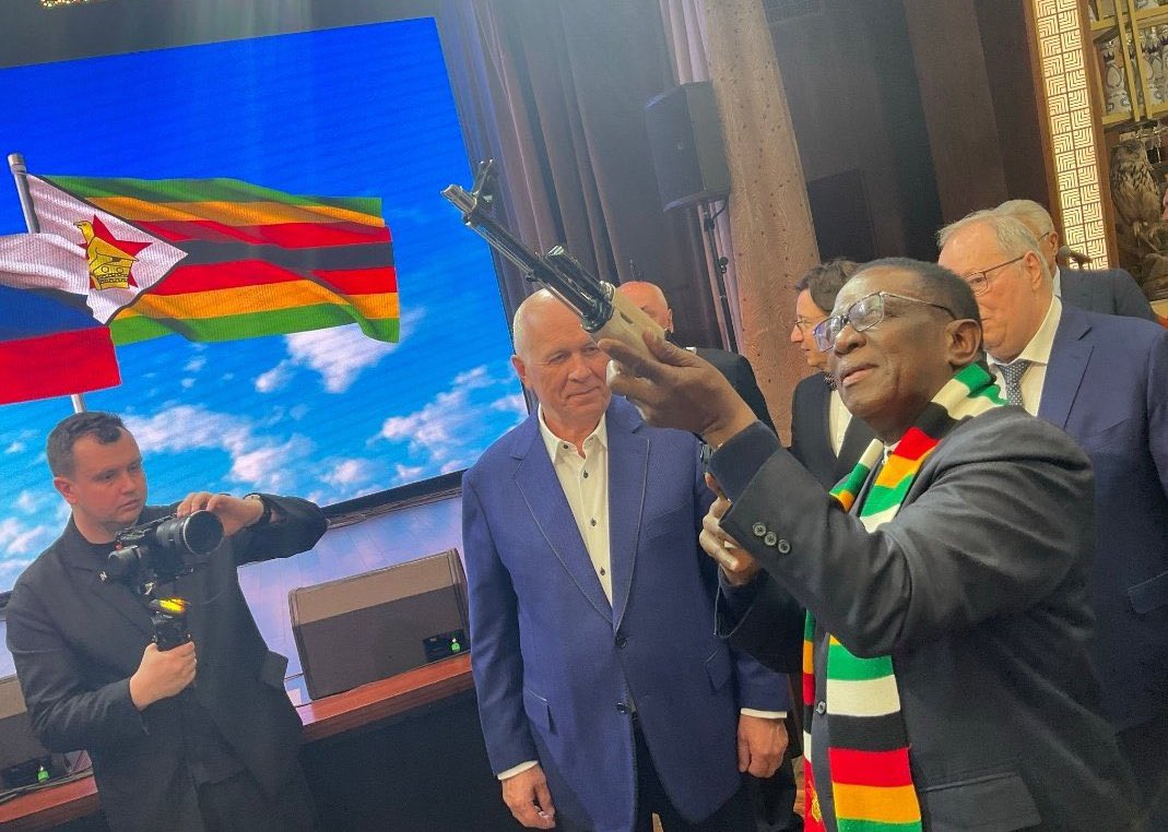 𝑲𝒖𝒅𝒛𝒂𝒊 𝑴𝒖𝒕𝒊𝒔𝒊 (@kmutisi) on Twitter photo In 1980, when Zimbabwe attained independence, President <a href="/edmnangagwa/">President of Zimbabwe</a> was arguably THE BEST TRAINED military leader in Zimbabwe.
He was trained in Tanzania, Egypt, & China.
He was tasked with setting up ALL THE SECURITY FORCES in independent Zimbabwe. From the Military to the In 1980, when Zimbabwe attained independence, President <a href="/edmnangagwa/">President of Zimbabwe</a> was arguably THE BEST TRAINED military leader in Zimbabwe.
He was trained in Tanzania, Egypt, & China.
He was tasked with setting up ALL THE SECURITY FORCES in independent Zimbabwe. From the Military to the