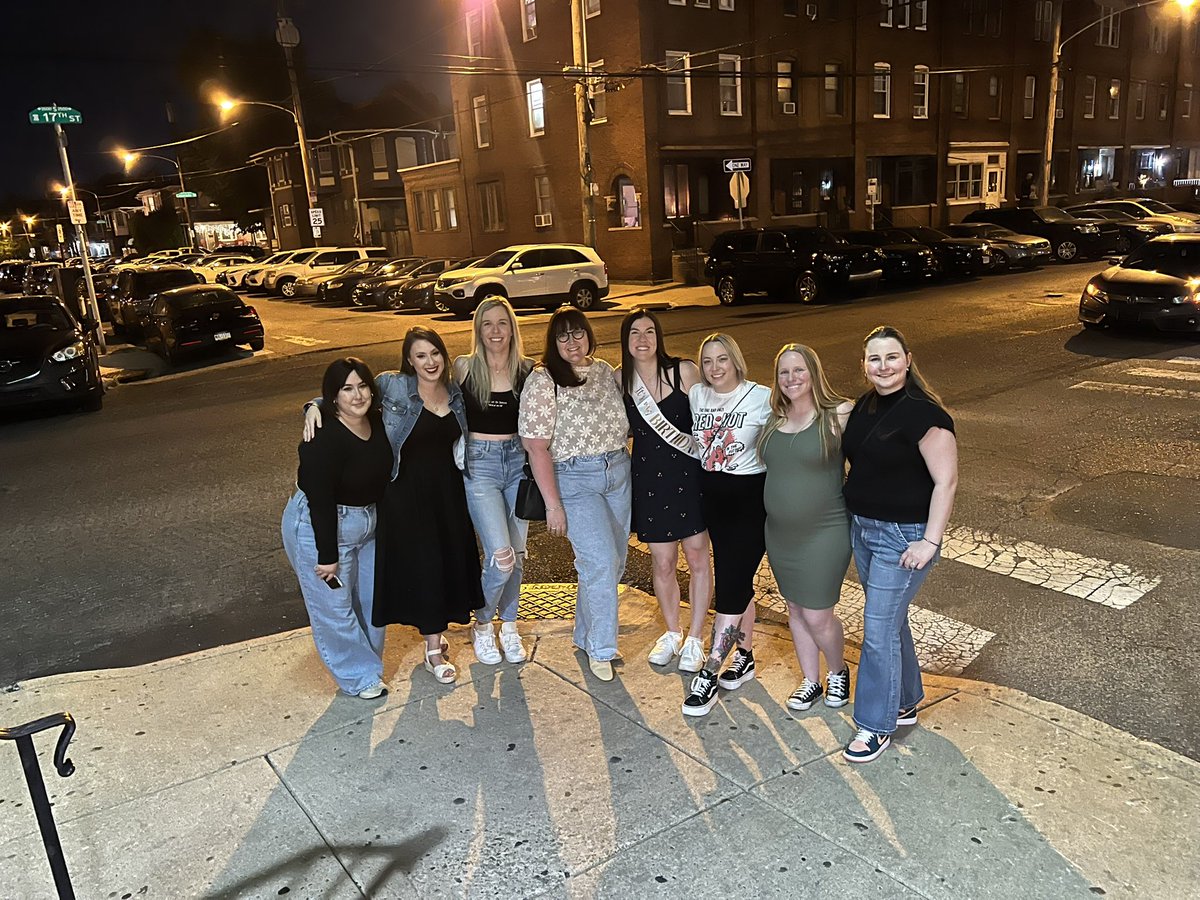 Moonpieahh's tweet photo. Happy birthday Lex!!! 🎉🎂❤️ https://t.co/fVB1ZZyoVL