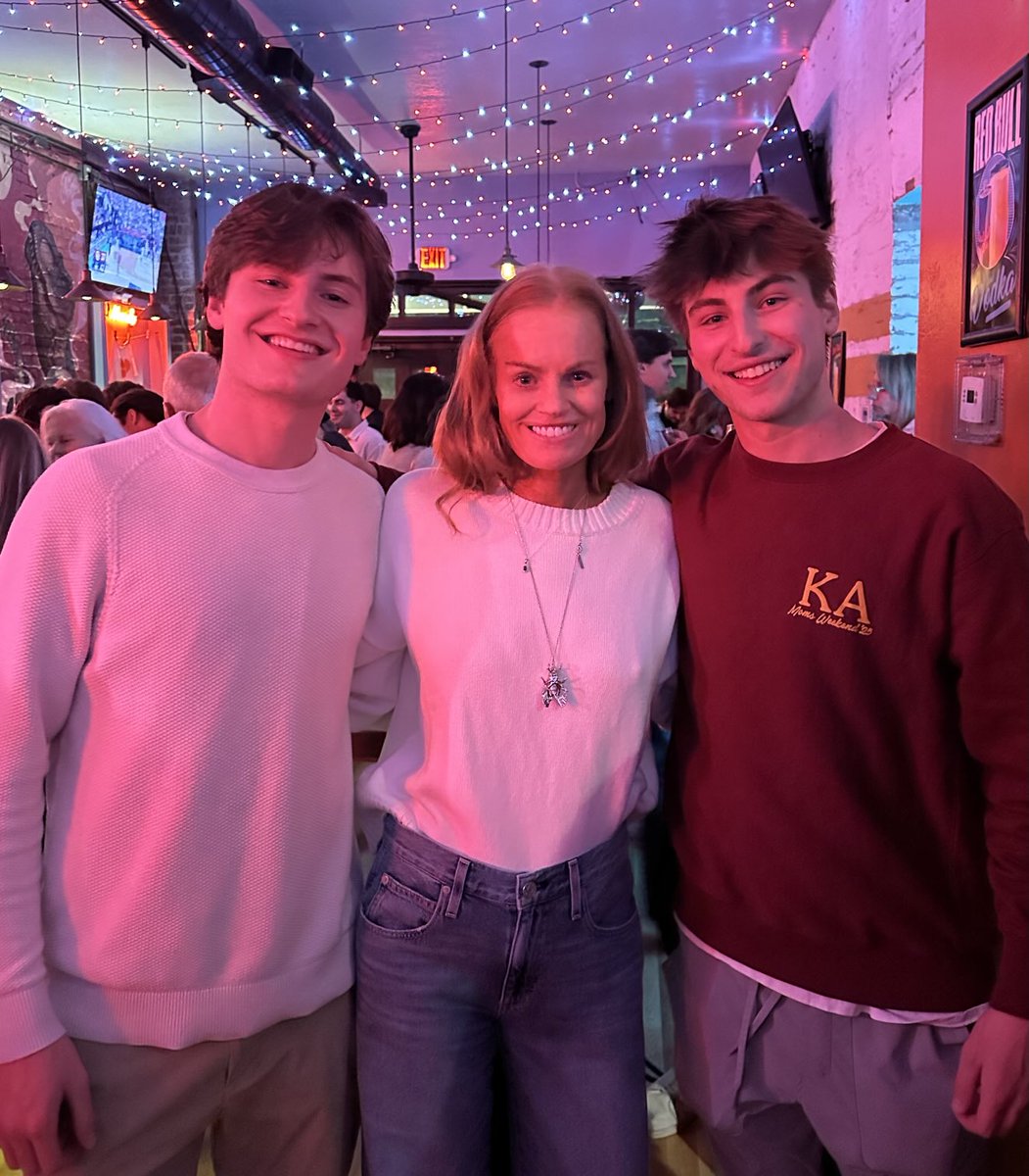 Happy Mother’s Day to the woman with effortless beauty — inside and out. I love you❤️!