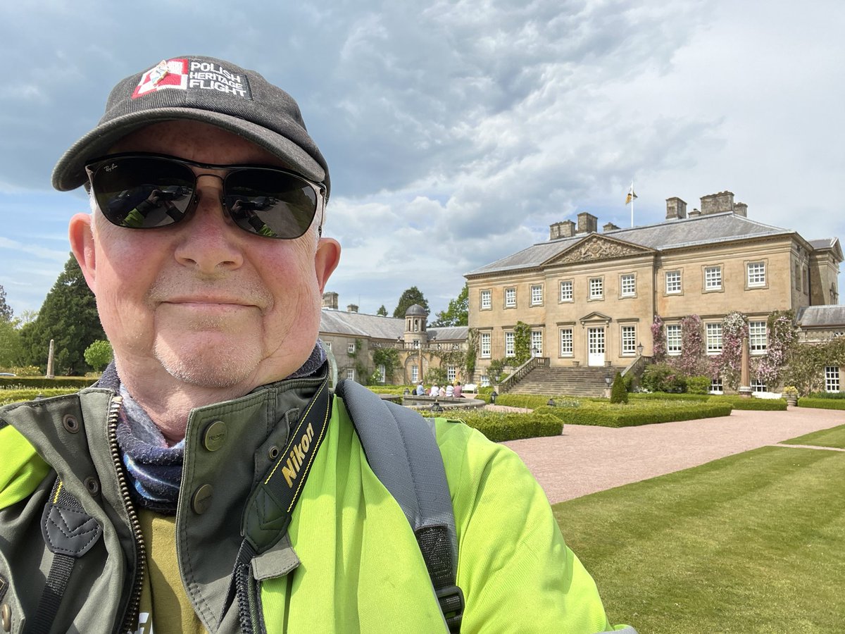 So down <a href="/Dumfries_House/">Dumfries House</a> to hear <a href="/robert_lyman/">Robert Lyman 🇺🇦</a> at <a href="/bozzyfest/">Boswell Book Festival</a>, Top talk on Burma, pleasure to meet Rob once more.